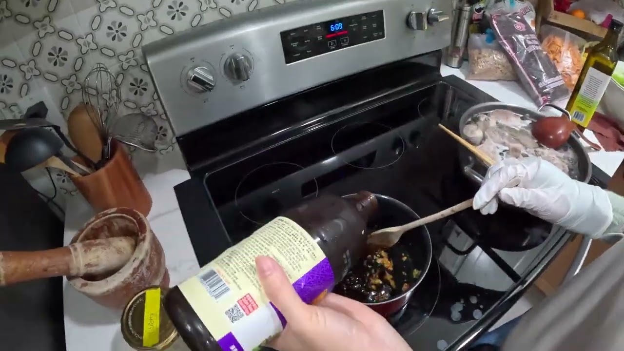 Preparation Vietnamese Pork SpringRoll and Peanut Hoisin Dipping Sauce