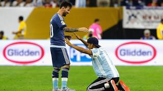 When Lionel Messi Meets His Fans 💖 screenshot 1