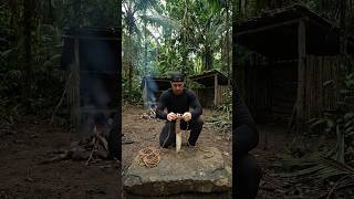 I made a razor sharp knife from a wild animal bone 🦴🔪