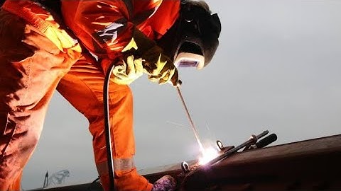 Thermit Welding in Railway by Welder,Please like, share And subscribe my youtube channel🙏🙏🙏