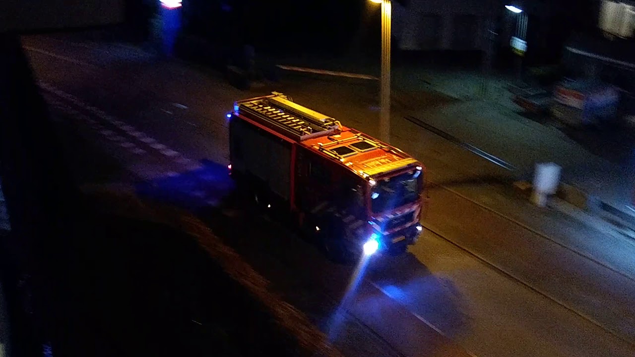 P1 Brandweer Met Spoed Naar Melding Gaslucht TST Nbb 14 7041 1365 p1-brandweer-met-spoed-naar-melding-gaslucht-tst-nbb-14-7041-1365