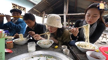 Bữa ăn Đặc biệt tại Chợ Phiên Phố Cáo ở Cao Nguyên đá Đồng Văn Hà Giang trong Hành trình xuyên Việt