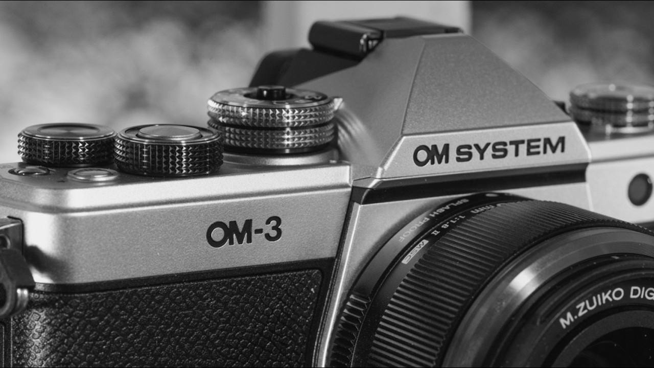 OM SYSTEM OM-3 & LPO-OM-3 シャッター数1,082回 OM System: OM-3 MONOCHROME - YouTube