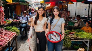 Inside Cambodia’s Loudest Market 🇰🇭 The Best Walking Tour Experience in 2026