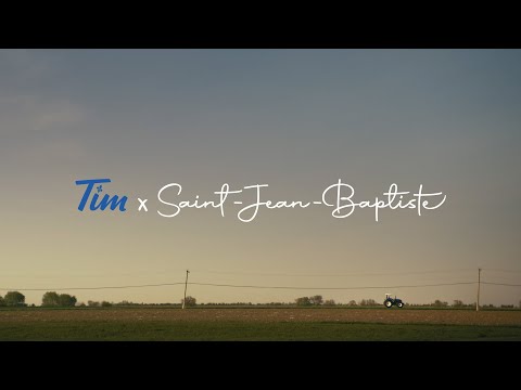 Tim Hortons célèbre la Saint-Jean-Baptiste avec le retour des gobelets bleus d’édition limitée, le nouveau beigne Je Tim En Bleu et un partenariat avec la chanteuse québécoise Roxane Bruneau