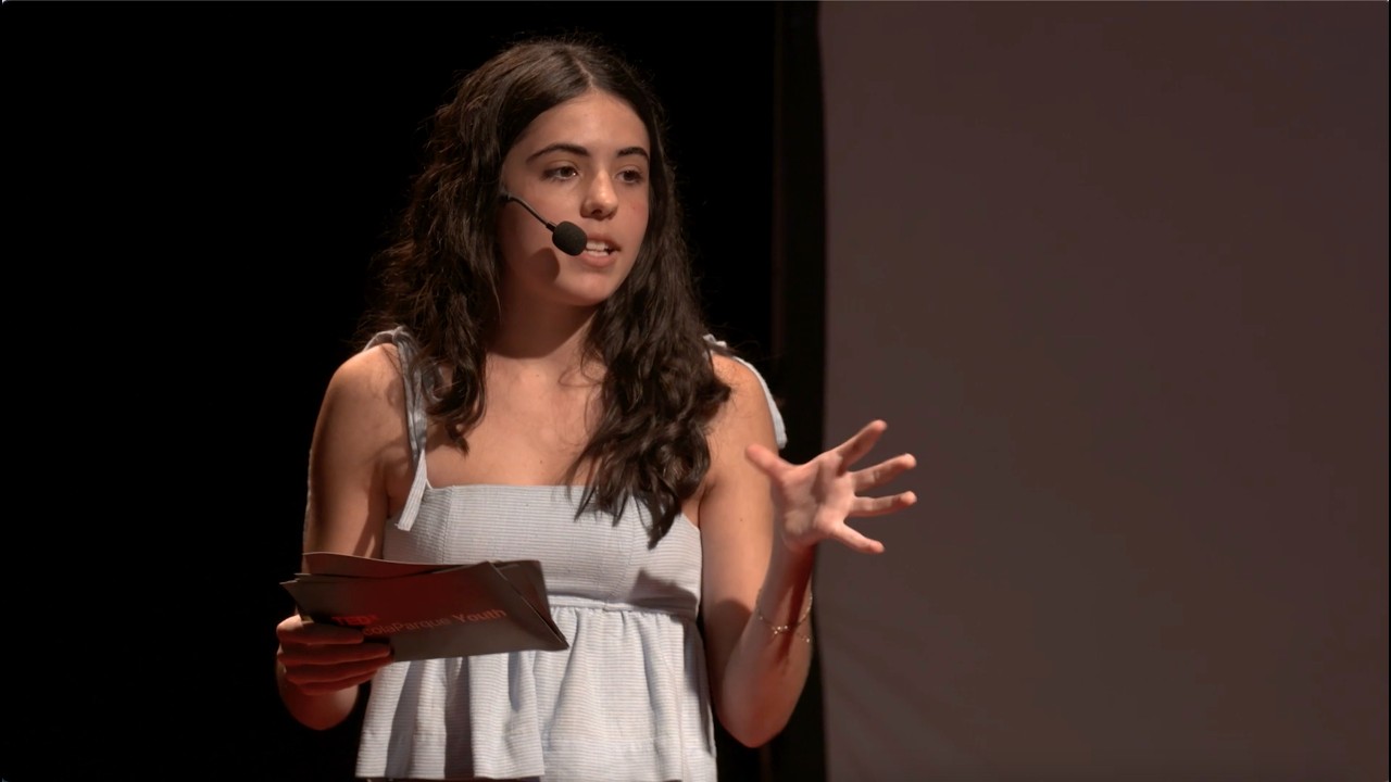O passado que insiste em ser futuro⁠ | Helena O’Donnell | TEDxEscola Parque Youth