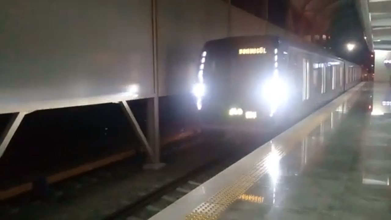 BAKMİL stansiyası. Səhər saat 6. Birinci qatar. Станция Бакмил бакинского метрополитена. Утро 