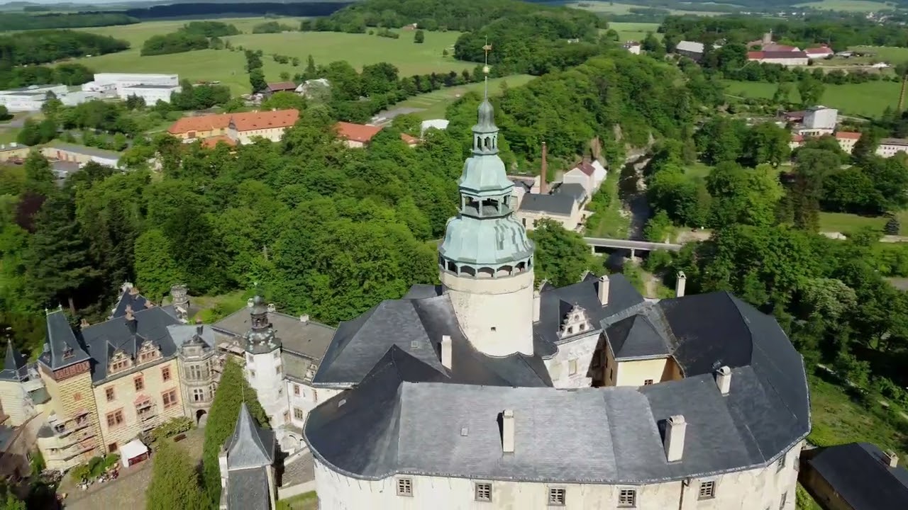 Замок Фридлант (Hrad a zámek Frýdlant) • Чехия • Полёт на дроне