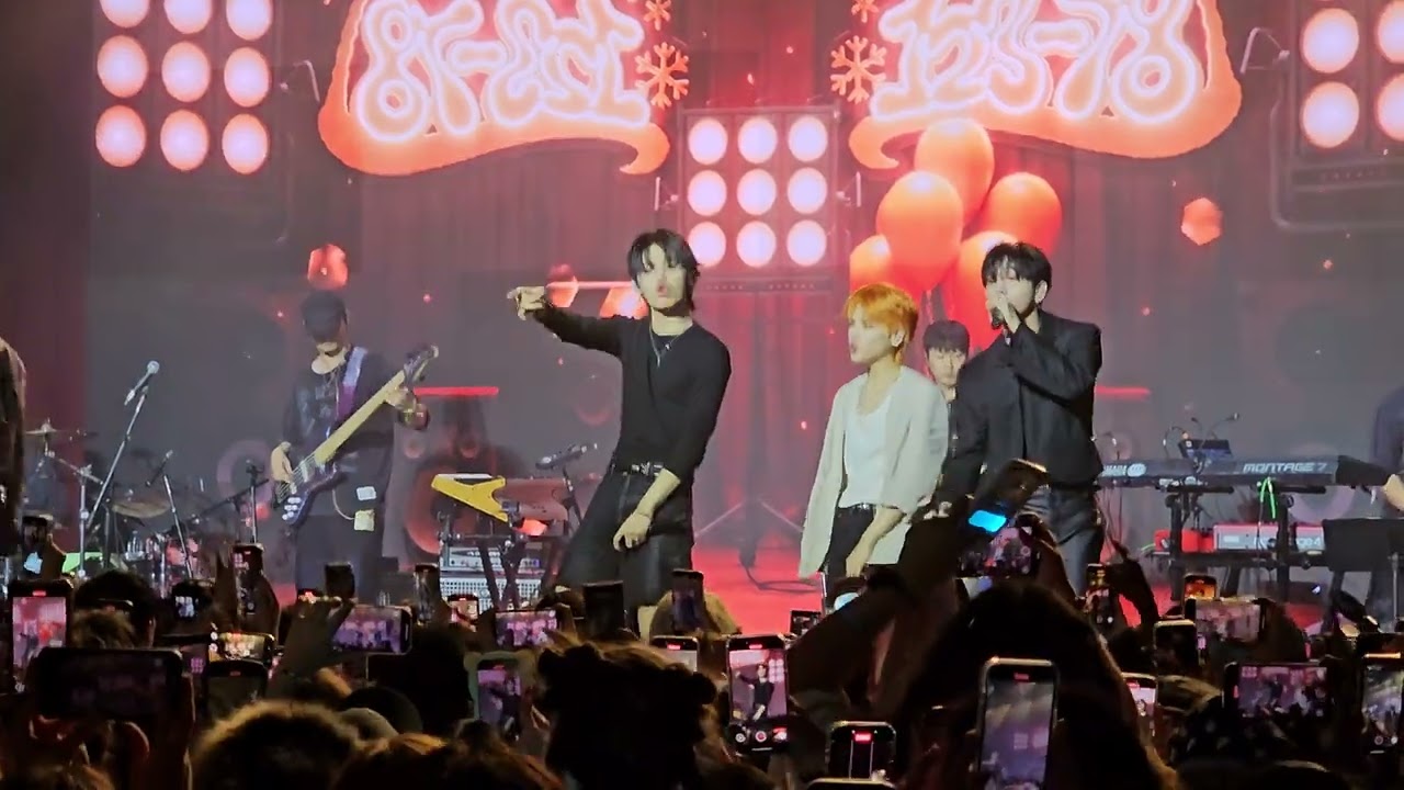 123-78 - BOYNEXTDOOR [Lollapalooza House of Blues Chicago] 8.2.2025 Fancam