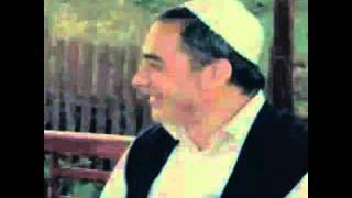 Muzaffer Yalçin Parmaĝını Kaldıran