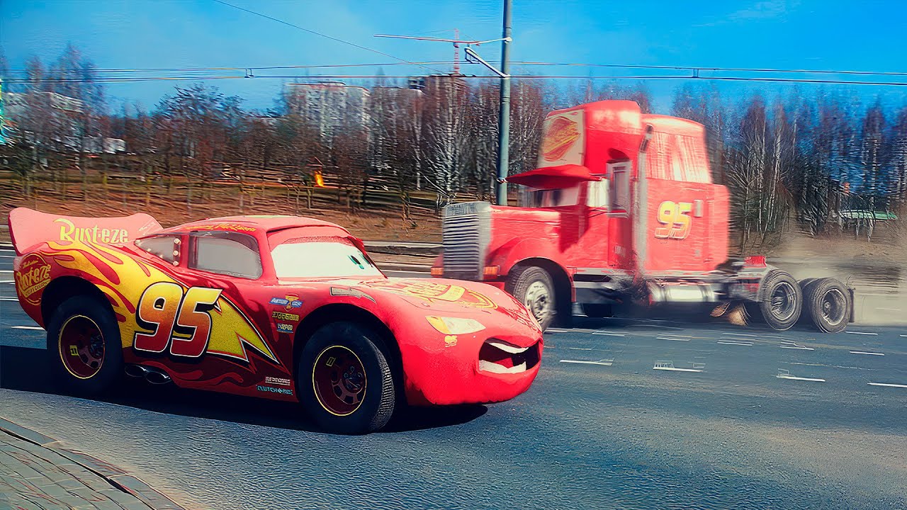 صورة فيديو : Lightning McQueen DRIFTS in Real Life on Road disney cars