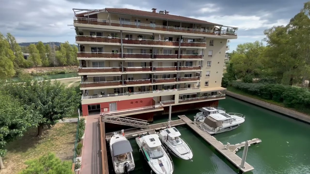 У моего друга прекрасный дом!