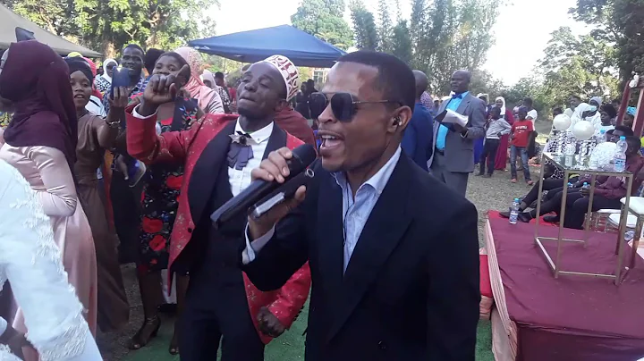 wallace salanje live at Twaha  & aisha wedding cel...