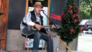 郭明龍_03_Let Me Be There (鐵花村 20111218).MP4