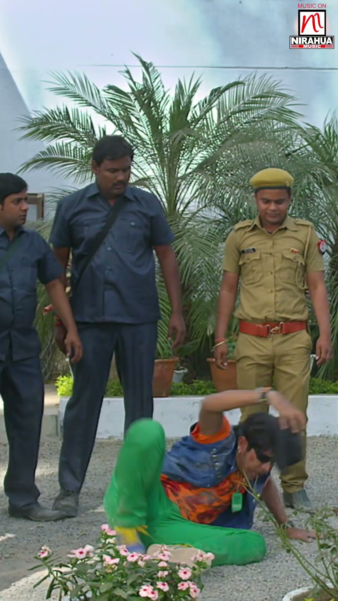 Rikshawala Samajh Apne Damad Ko Patak Ke Pita | #bhojpuri #shortsfeed #shortvideo #shorts #nirahua