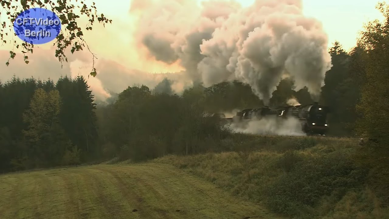 Zwei Jumbos im Güterzugdienst: 44 1486 und 44 2546.
