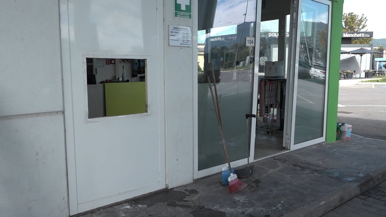 Sansepolcro, fanno esplodere bancomat nella notte con la tecnica della “marmotta”