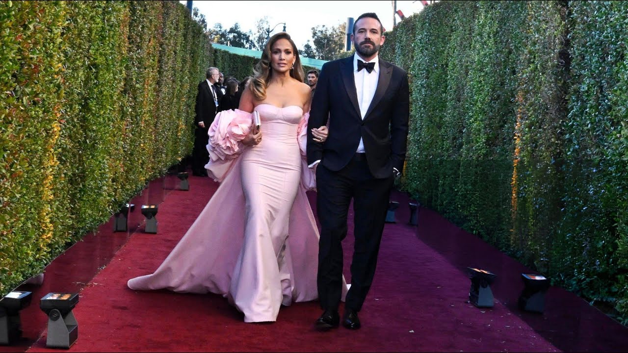 Jennifer Lopez & Ben Affleck At The Golden Globes (2024) YouTube