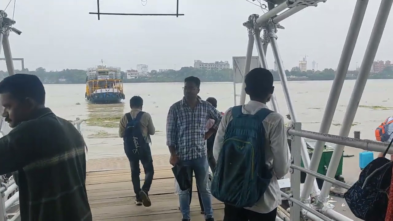 গঙ্গা নদীতে বান আসা প্রথম বার দেখলাম।