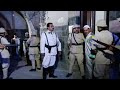 الفرنساوي فات بنص الليل عالحارة و أخد العكيد معتز من بيتو يا باطل على هالحكي 