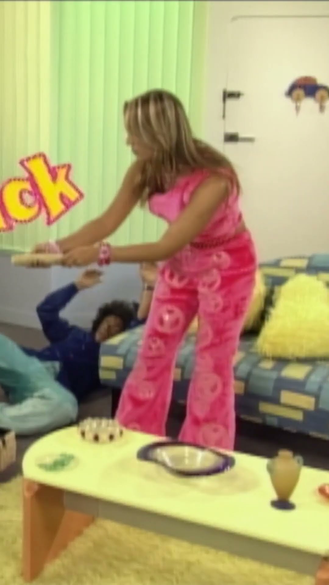 Cuando intentas ahorrar unos pesos arreglando las cosas tú mismo #LaFamiliaPLuche #Comedia #humor
