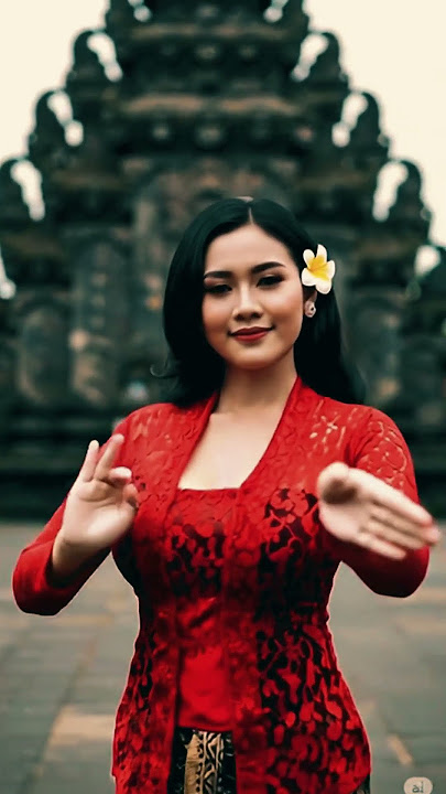 Menakjubkan dalam Warna Merah: Daya Tarik Kebaya Merah