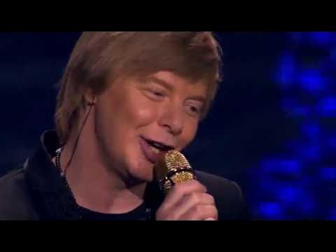 Песни иванушки интернешнл тополиный пух. Иванушки концерт. Иванушки интернешнл. 20 лет иванушкам танцуй пока танцуется. Иванушки девчонка девчоночка аккорды.