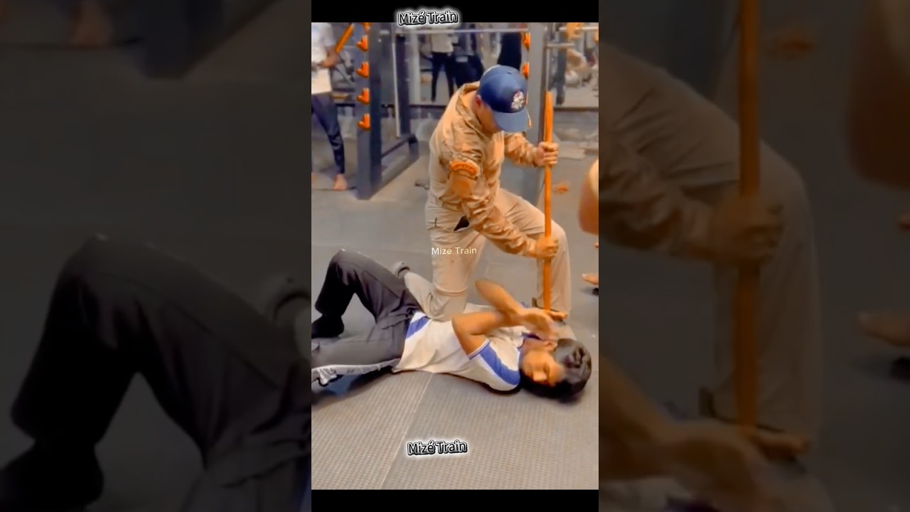 How to defend yourself against a baton: Military techniques for self-defense.