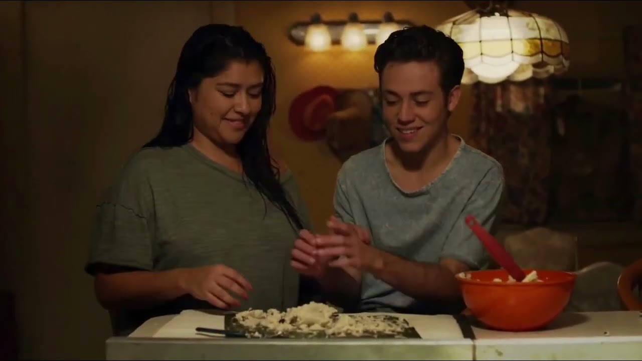 Carl and Anne kiss | S10E6 | Shameless