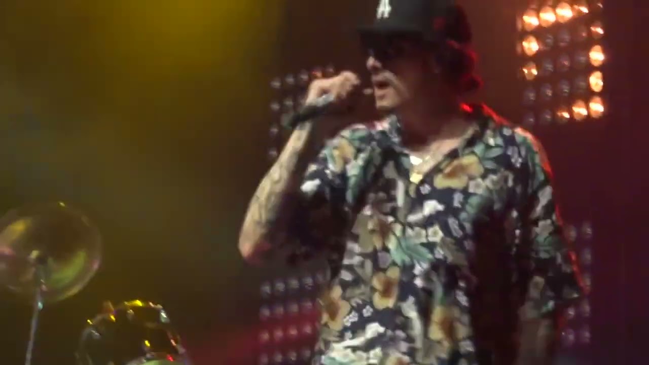 Hollywood Undead - Party By Myself (Stadium Live, Moscow 03.03.2016)