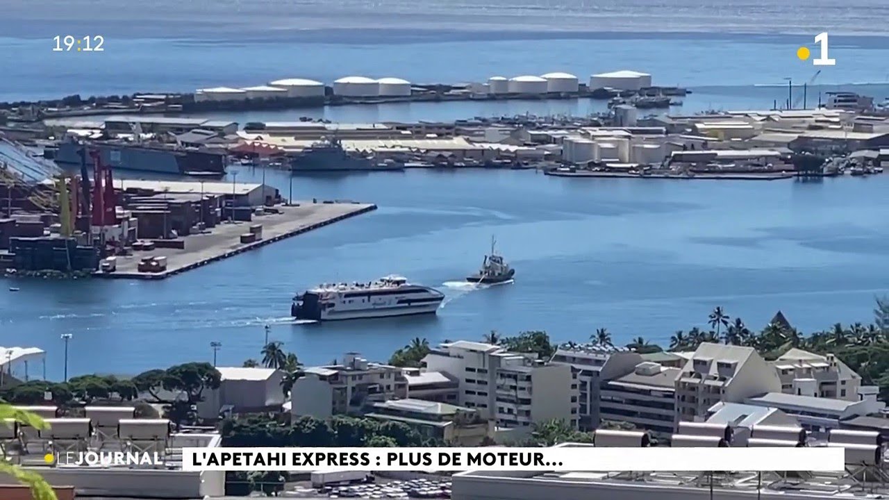 Le Apetahi express tombé en panne entre Tahiti et Moorea a été ramené à Papeete