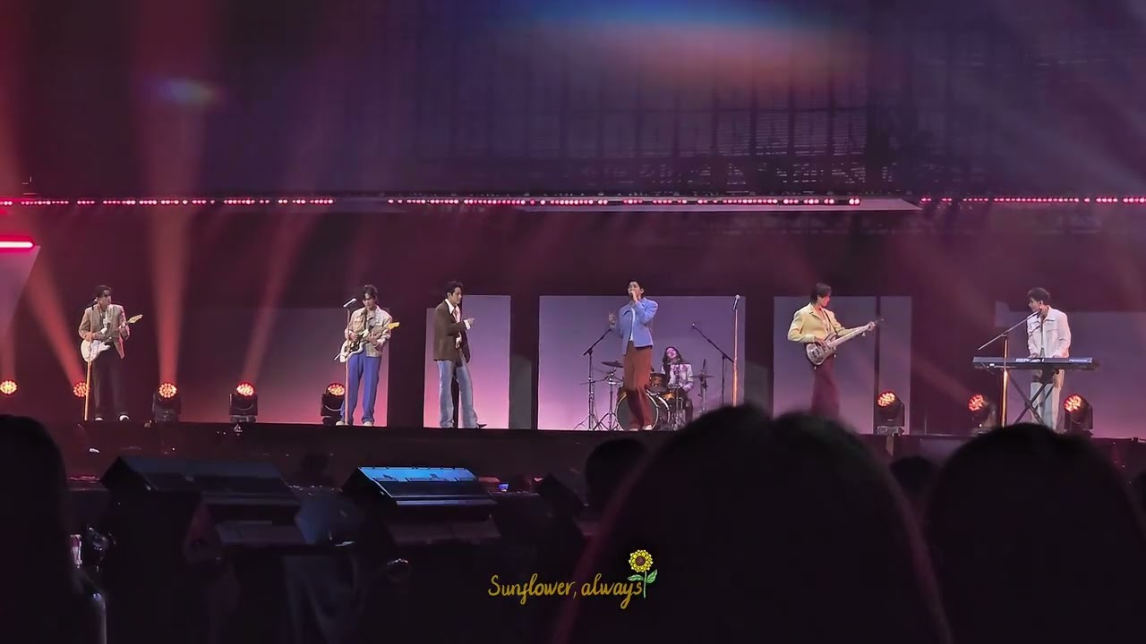 Aou, Nanon, Phuwin, Santa, Barcode, Keen, Acare - ดอกกระเจียวบาน @ RISER Concert D1