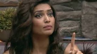 Karishma Tanna claimed to be dumber than Alia Bhatt - Bollywood News