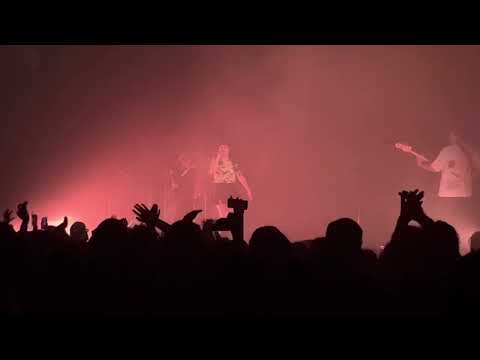 Benee - Same Effect Live Sydney Luna Park Big Top 07/04/2022