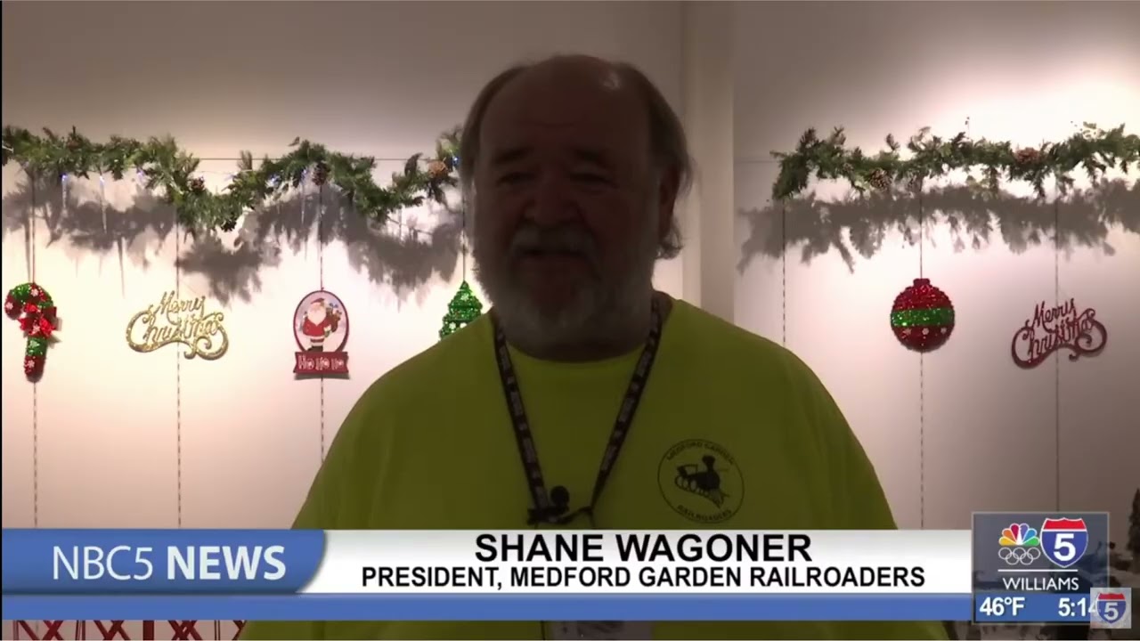 Выставка моделей поездов стала приятным сюрпризом для покупателей в торговом центре Rogue Valley ...