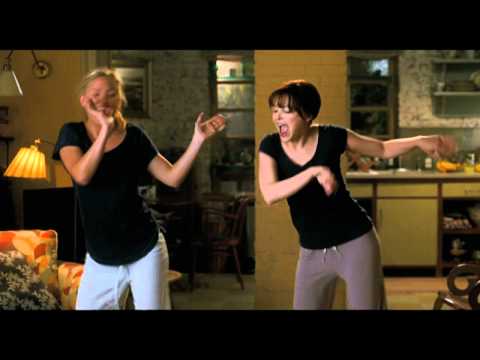 Something Borrowed Dance Scene, Kate Hudson & Ginn...