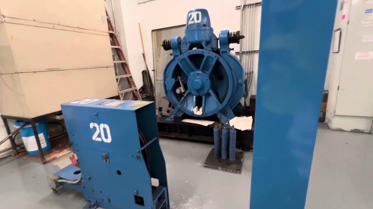 MACHINE ROOM!! Machine Room Tour Of The Kone Elevators - Marriott World Center - Orlando, Florida