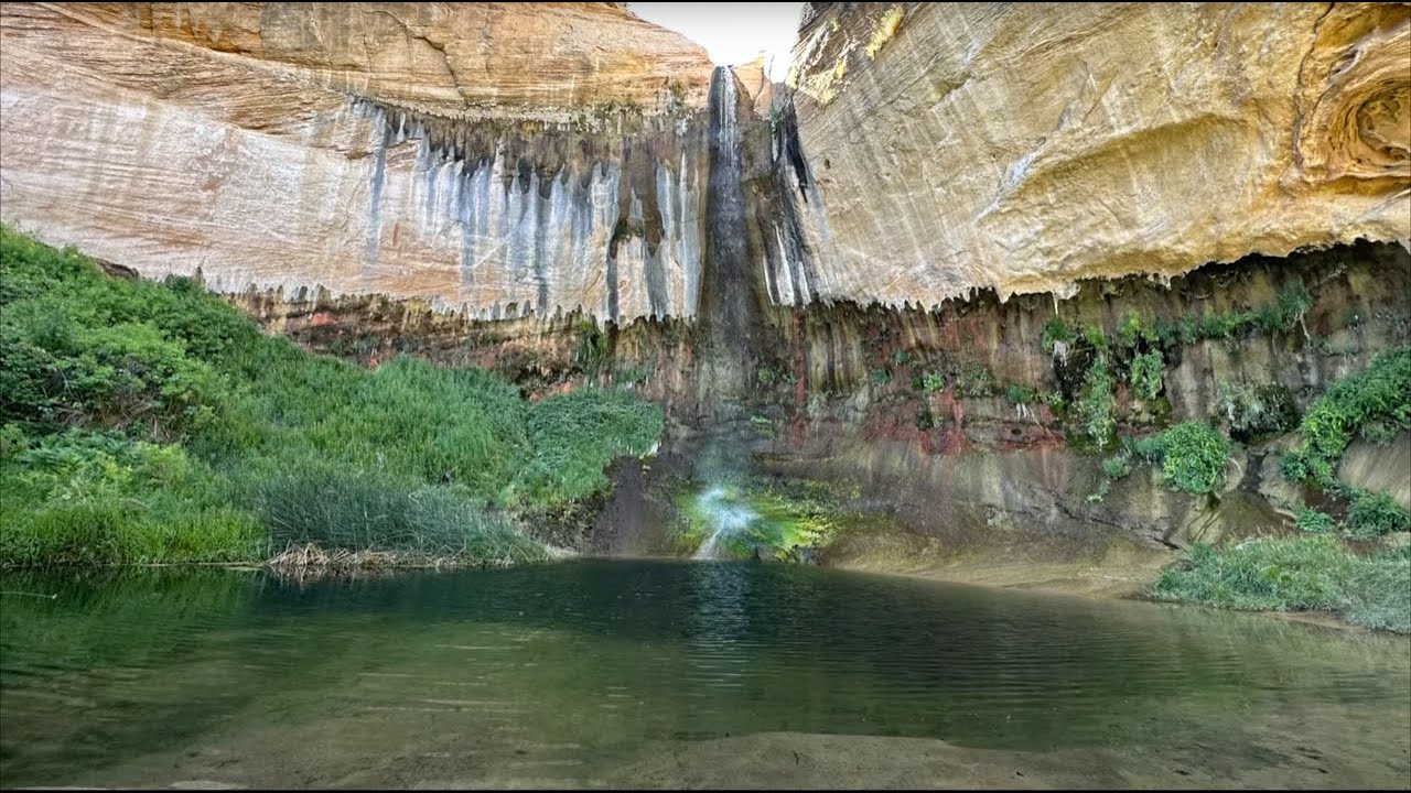UPPER CALF CREEK TRAIL AND FALLS ESCALANTE UTAH 