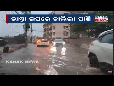 Reporter Live: Bhubaneswar Heavy Rain | Waterlogging Disrupts Traffic Across the City