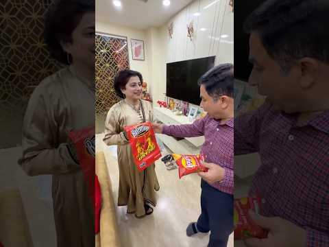 BALENCIAGA KA CHIPS PURSE worth 2 LAKHS 🤣😜#Shorts