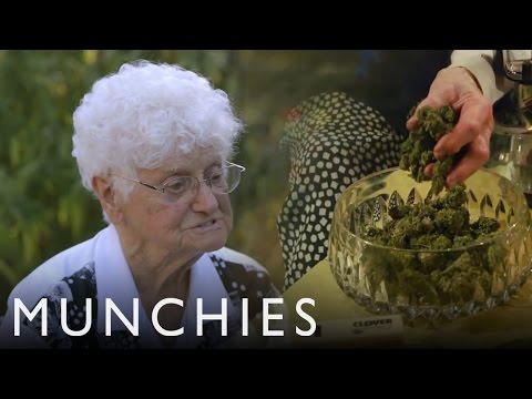 Weed Grandma nos muestra cómo cocinarlo 420: BONG APPÉTIT