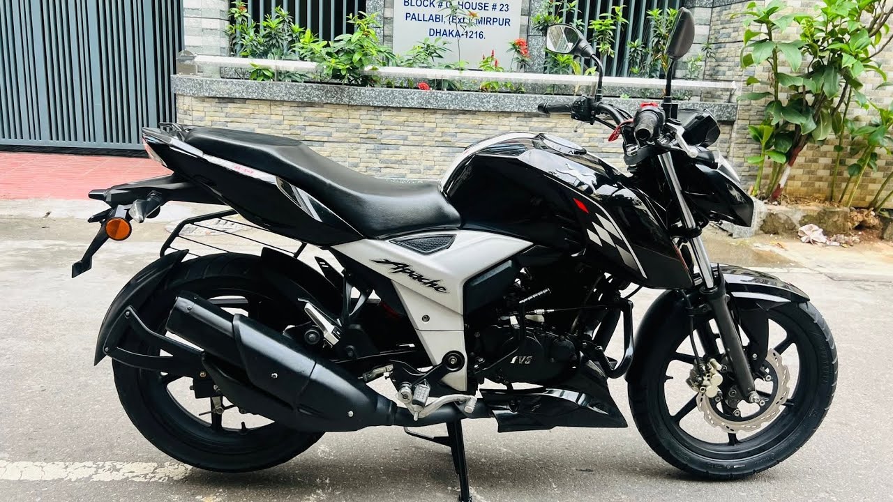 টিভিএস অ্যাপাচি আরটিআর ১৬০ ৪ভি ২০২৩ কালো