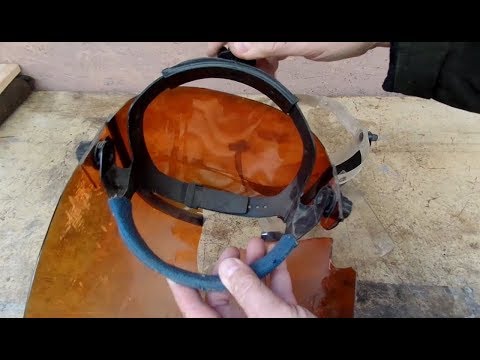 Как из двух сломаных защитных масок для болгарки сделать одну