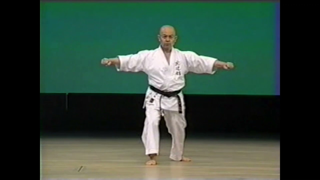 Magazine Classical Fighting Arts #40 (2009) - Minoru Higa, Kyudokan, Motobu