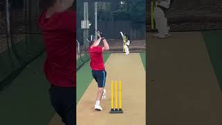 Back-of-the-sidearm ball confuses batsman #cricket