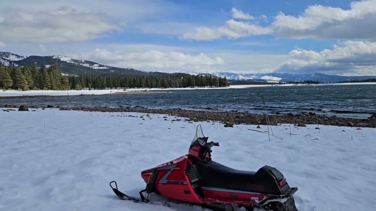 Snowmobiling out to Stampede Lake Near Truckee CA on old school.Yamaha sleds Phazer 2 & Exciter.
