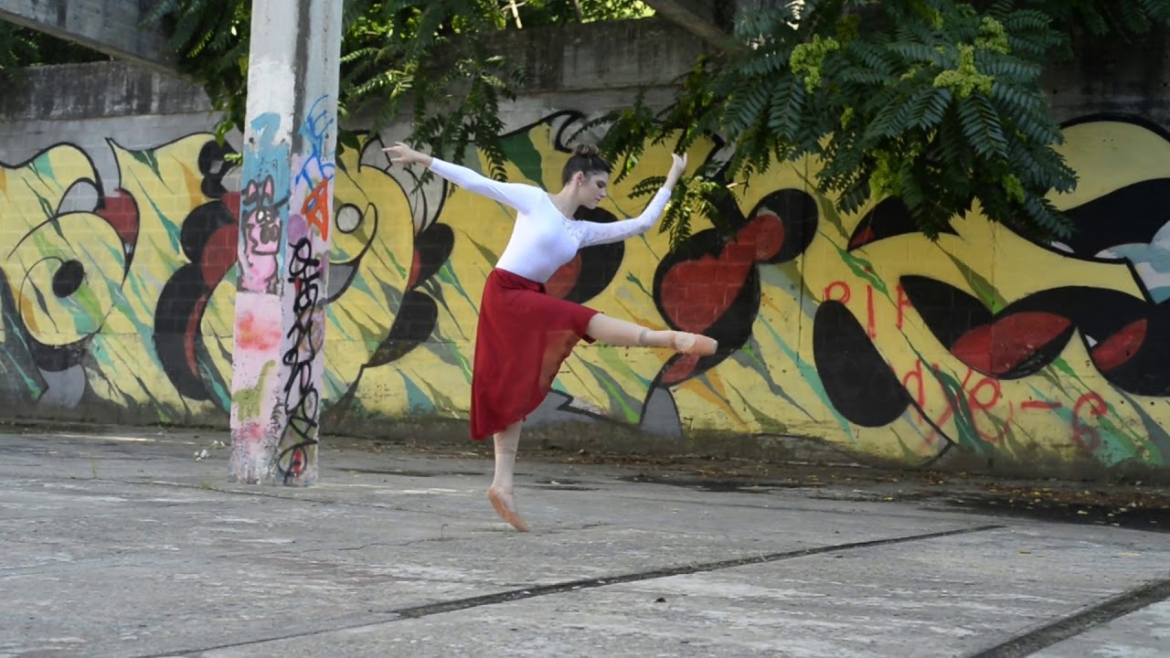 524102 White+545303 Burgundy