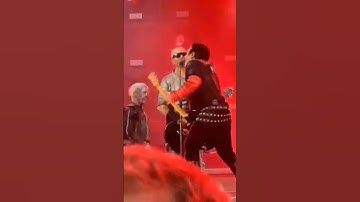 Rammstein - Till Lindemann behind Paul Landers and Richard Kruspe sing together #rammstein