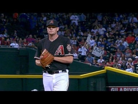 ARI@LAD: Reynolds fans five in two scoreless frames