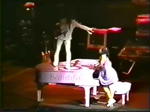 prince-and-a-crazy-girl-fan-on-stage-(funny)